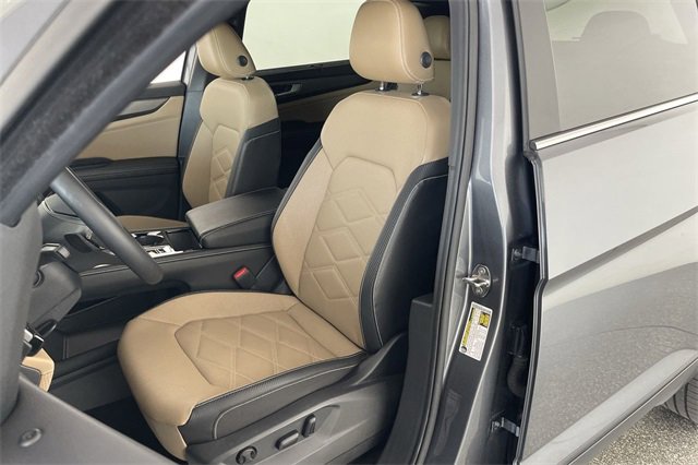 Used 2024 Volkswagen Atlas Cross Sport SE image 34