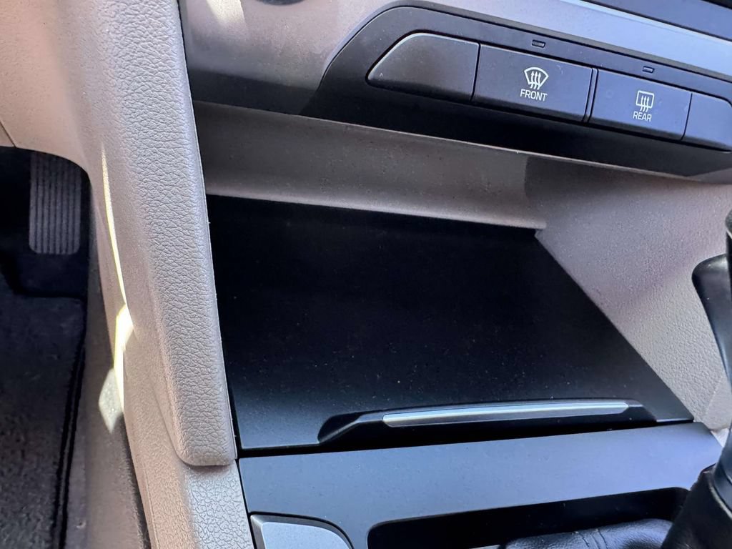 Used 2017 Hyundai Elantra SE FWD image 27