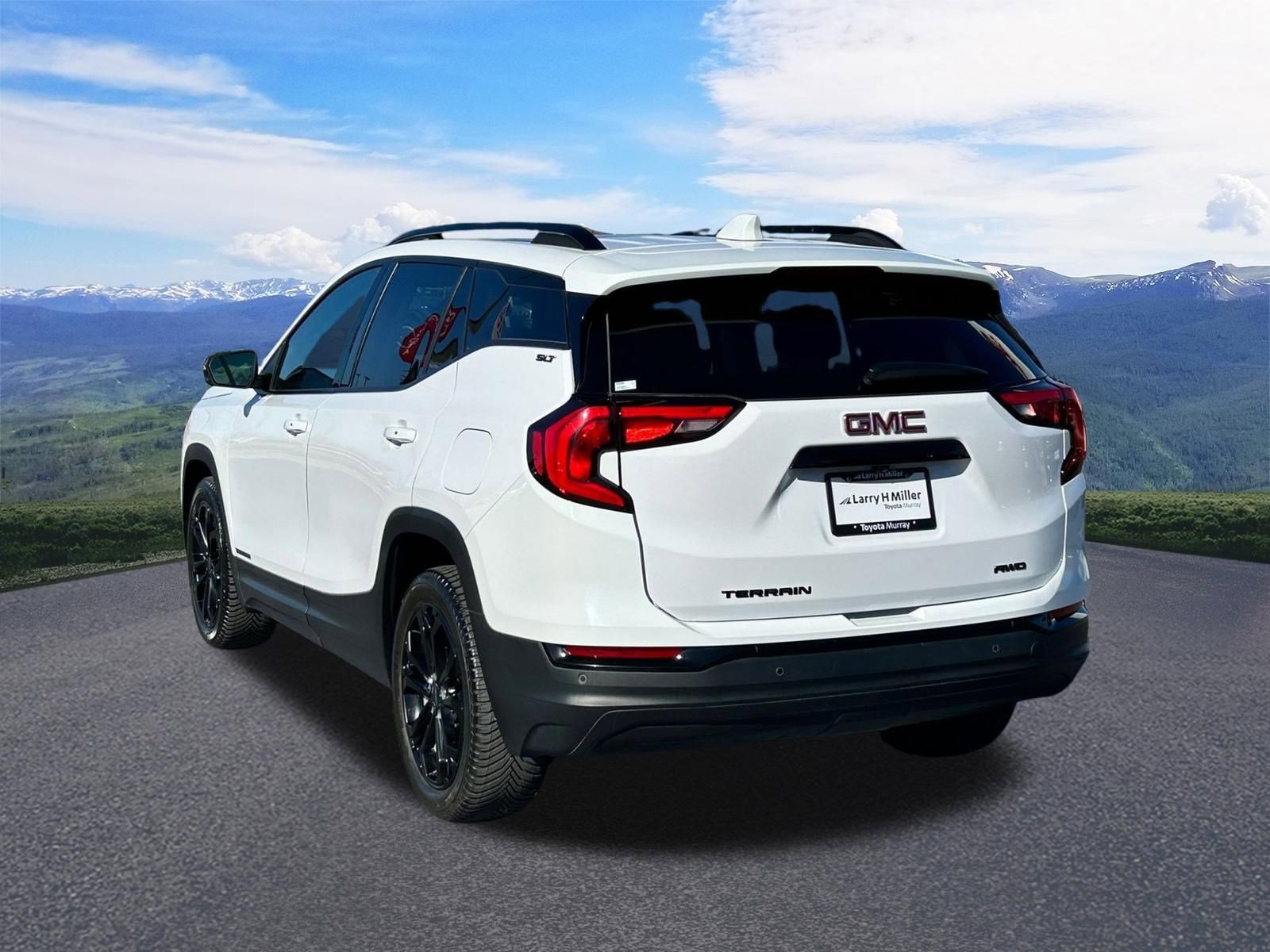 Used 2021 GMC Terrain SLT w/ Infotainment Package II image 3