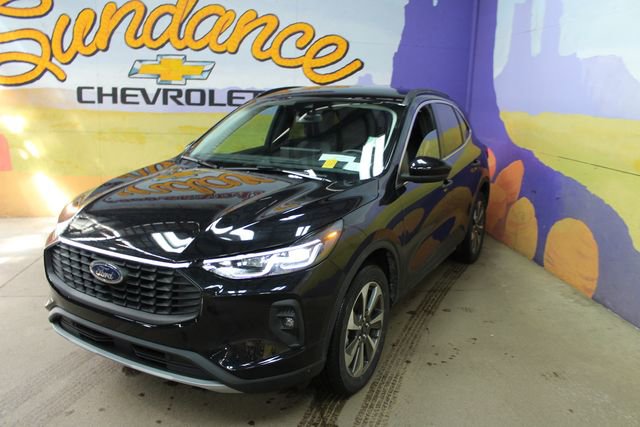 Used 2025 Ford Escape Platinum AWD/4WD image 4