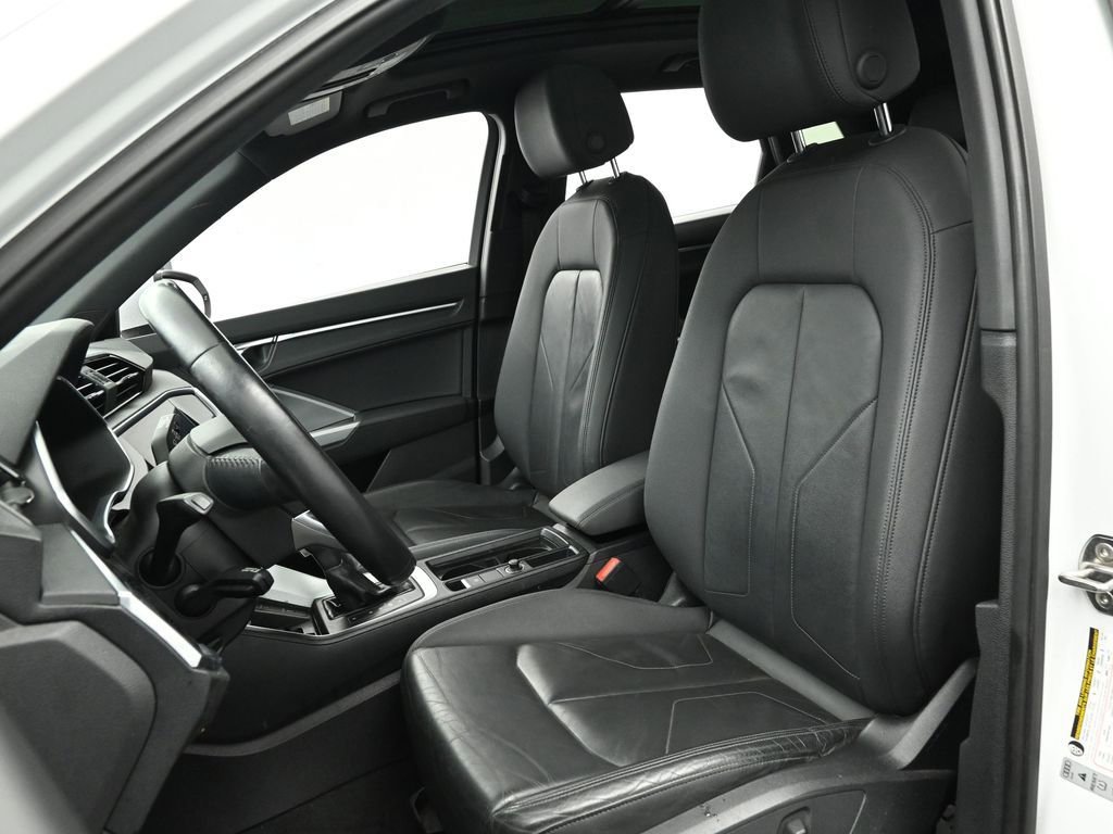 Used 2020 Audi Q3 2.0T Premium Plus w/ Premium Plus Package image 16
