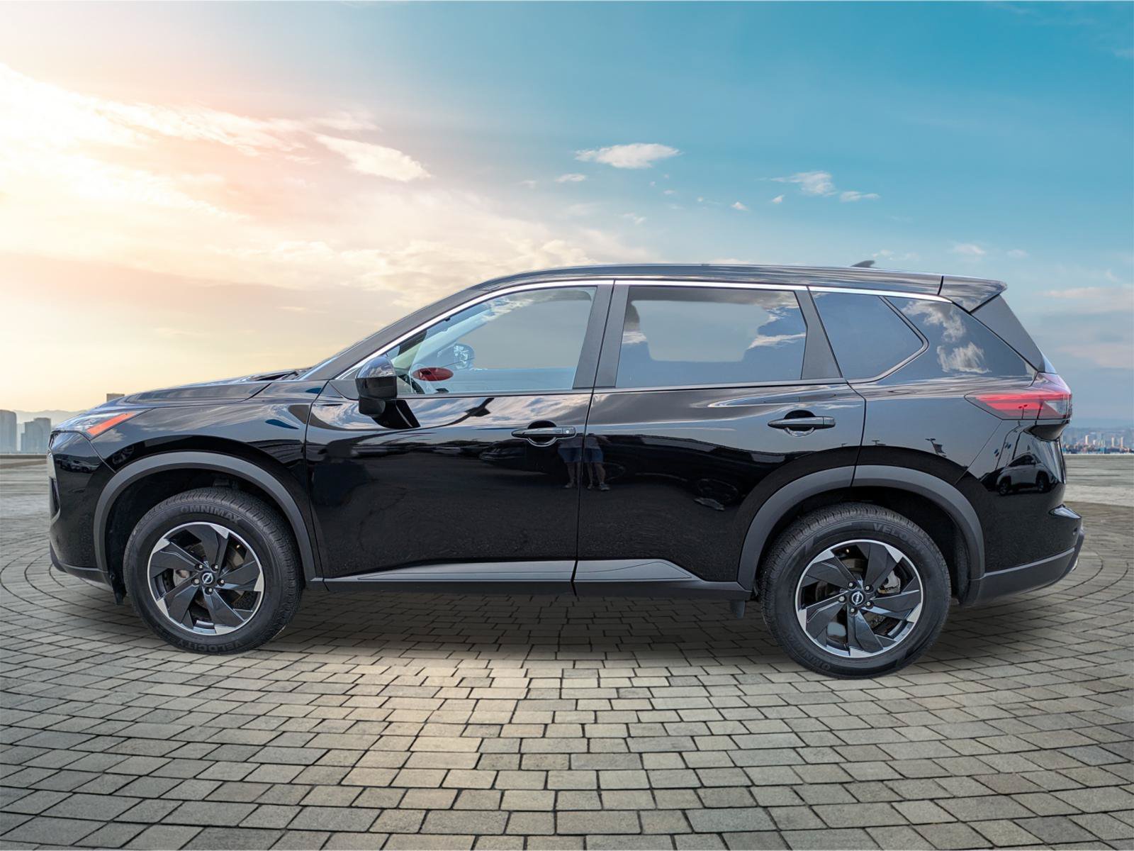 Certified 2025 Nissan Rogue SV FWD image 8