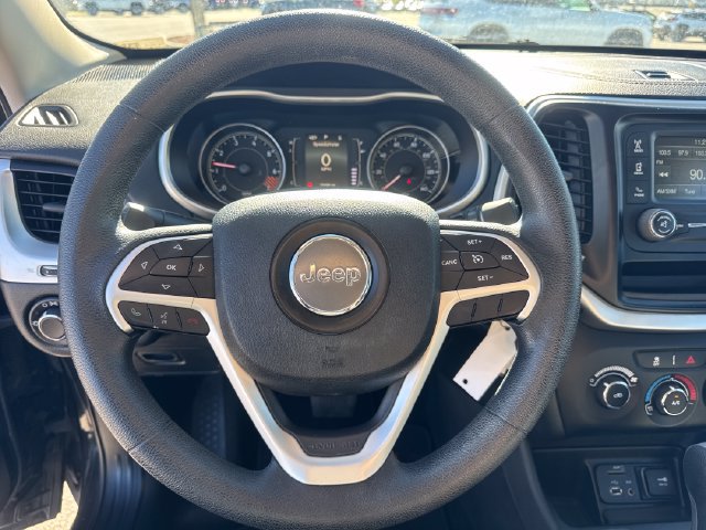 Used 2014 Jeep Cherokee Sport FWD image 24