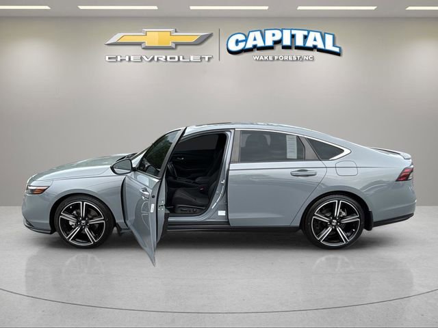 Used 2023 Honda Accord Sport image 3