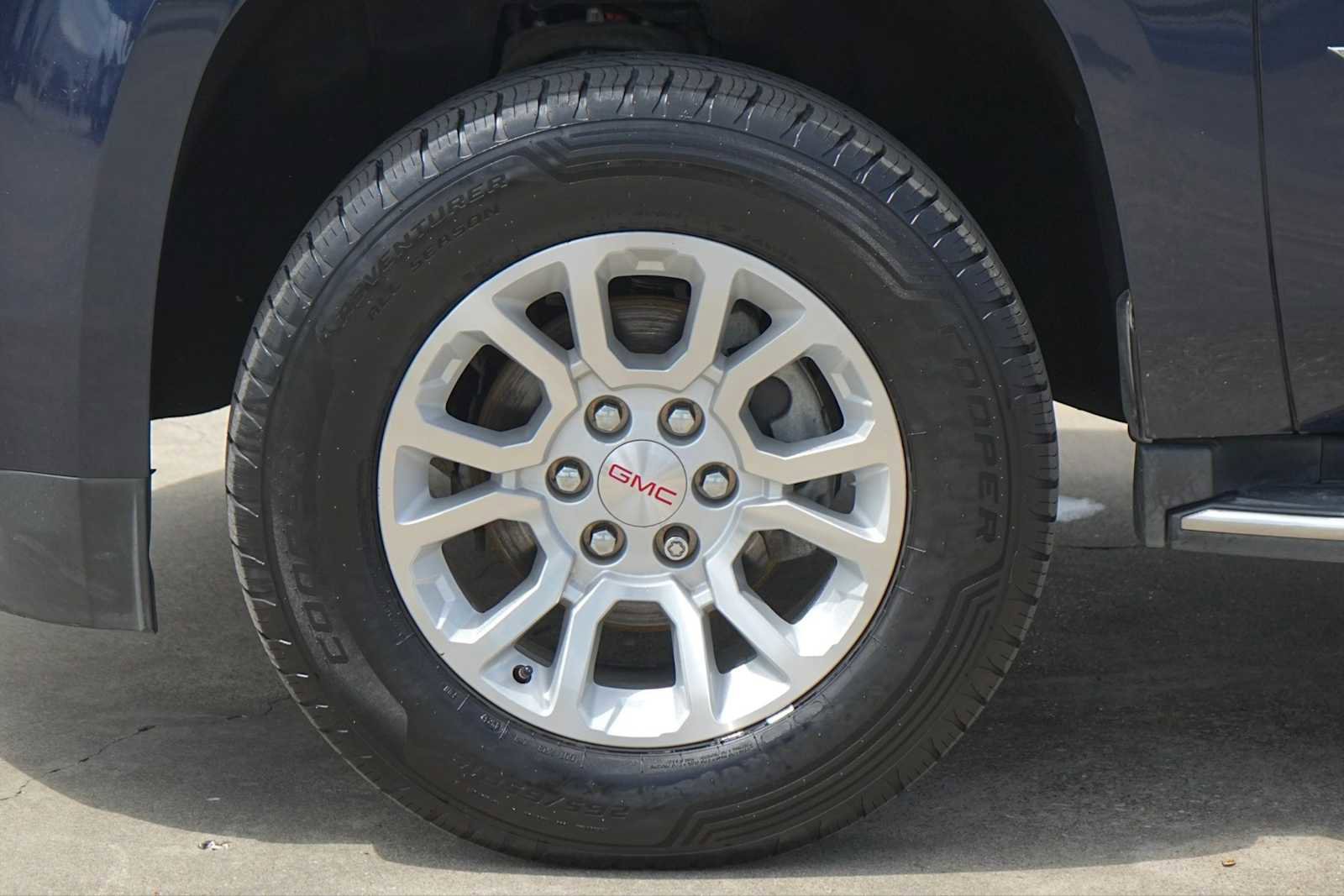 Used 2018 GMC Yukon SLE w/ Convenience Package image 7