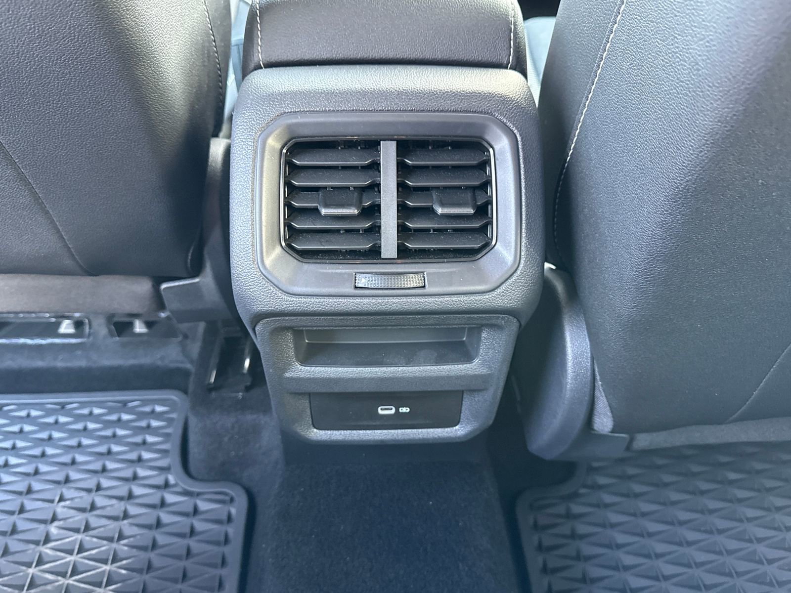 Certified 2023 Volkswagen Taos SE image 38