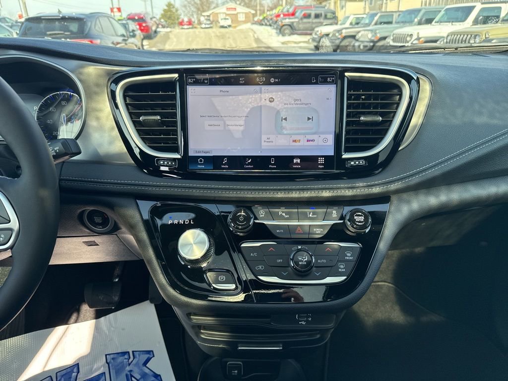 New 2026 Chrysler Pacifica Select image 22