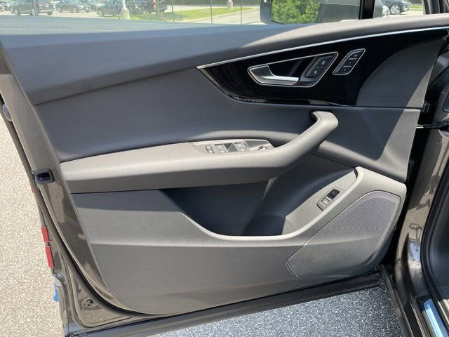New 2025 Audi Q7 2.0T Premium w/ Convenience Package image 22