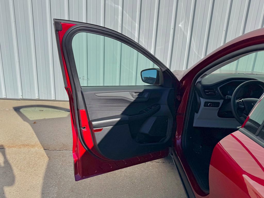 Certified 2025 Ford Escape Active w/ Cold Weather Package image 13