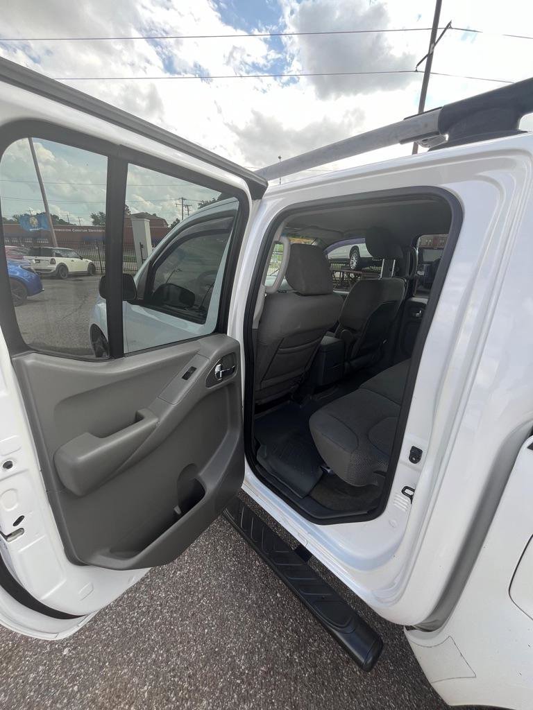 Used 2012 Nissan Frontier SV RWD image 17