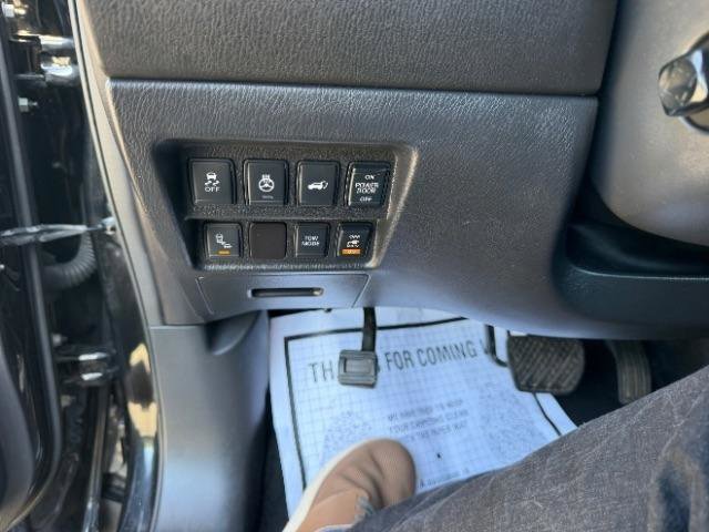 Used 2016 Nissan Pathfinder Platinum w/ Family Entertainment Package AWD/4WD image 24