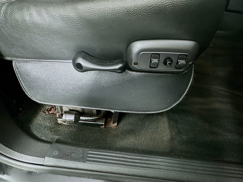 Used 2005 Dodge Ram 3500 Truck SLT image 29