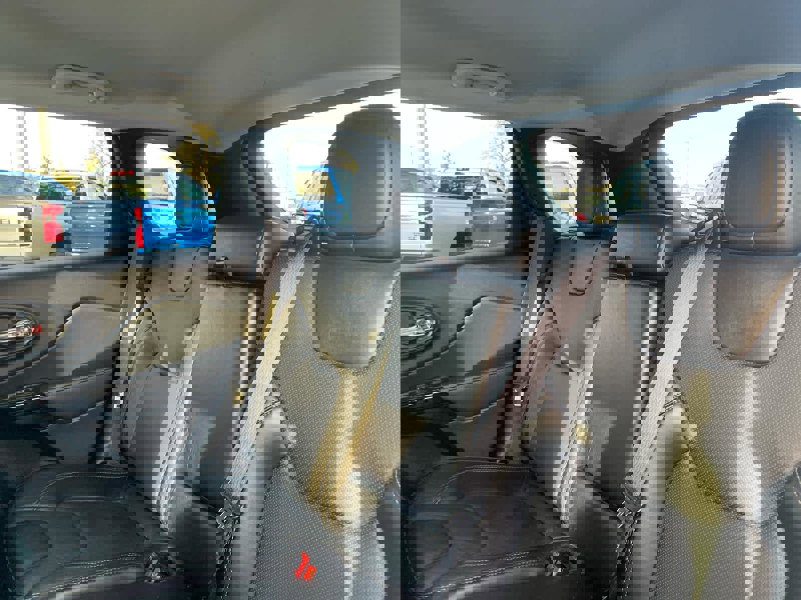 Used 2023 Jeep Cherokee Altitude Lux image 29