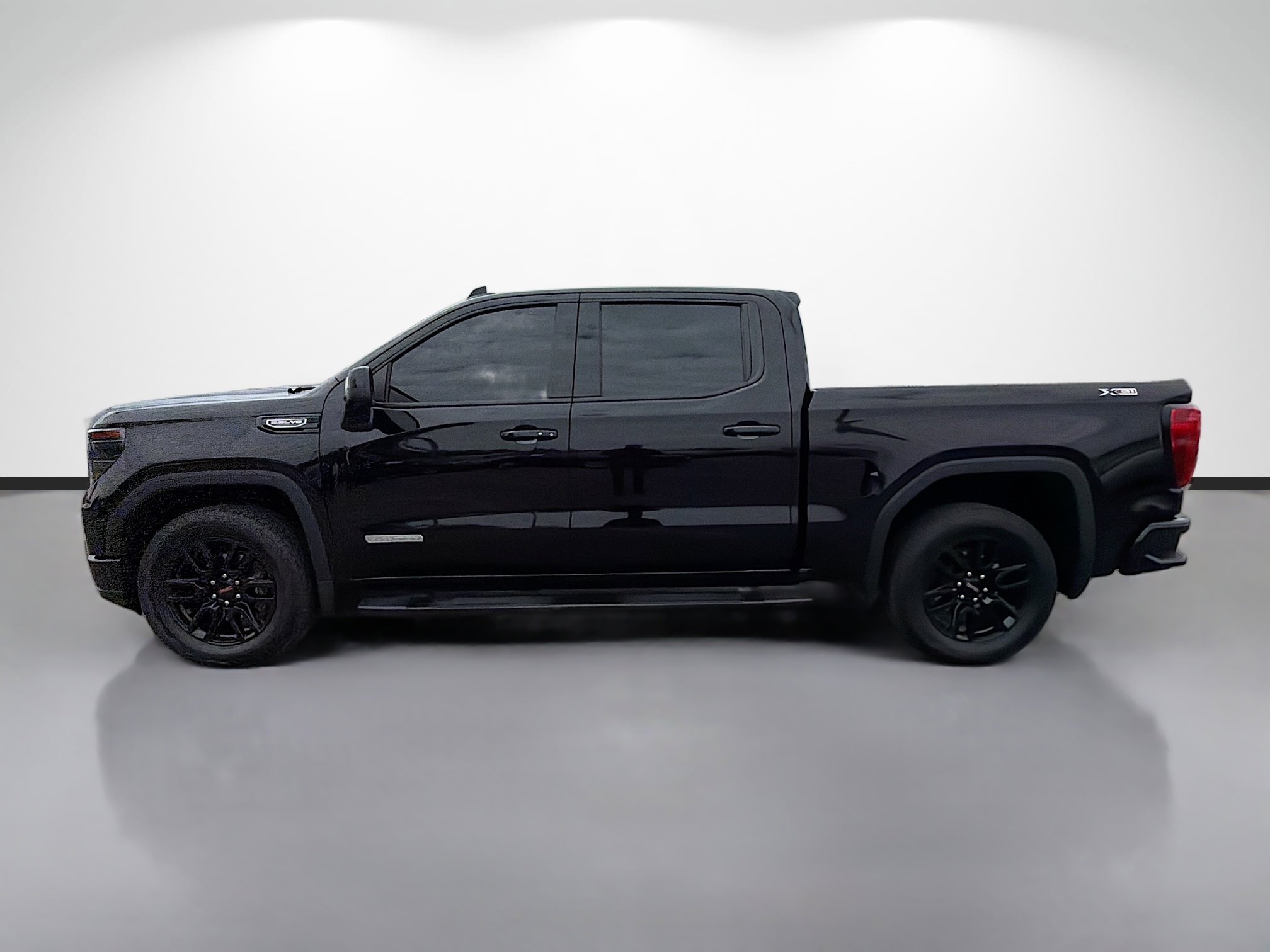 Used 2025 GMC Sierra 1500 Elevation w/ Elevation Premium Package image 2