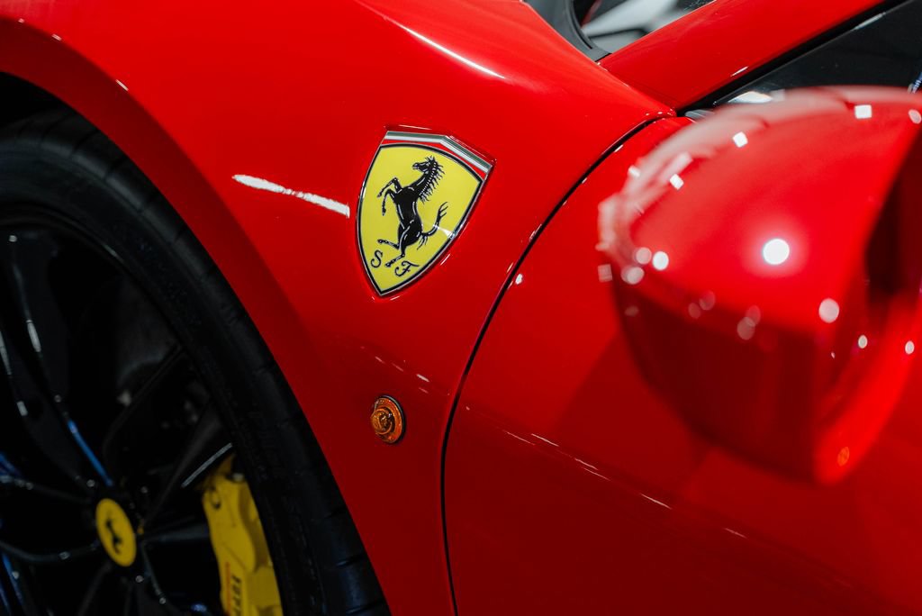 Used 2018 Ferrari 488 Spider RWD image 32
