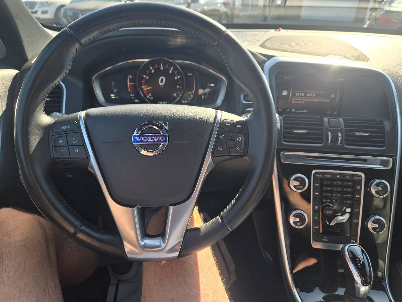 Used 2016 Volvo XC60 T6 w/ Proximity Package AWD/4WD image 25
