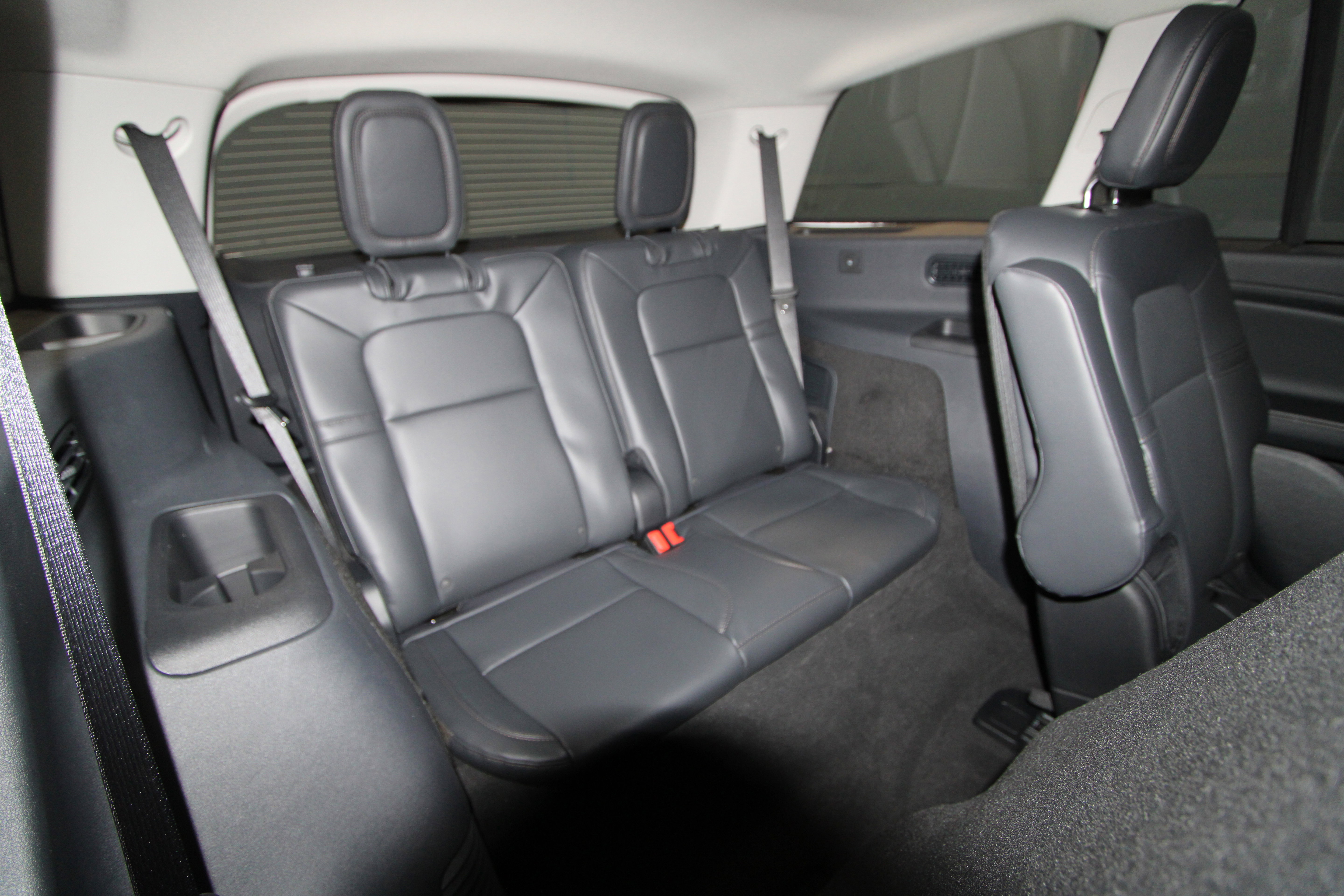 New 2026 Lincoln Aviator AWD w/ Jet Appearance Package image 23