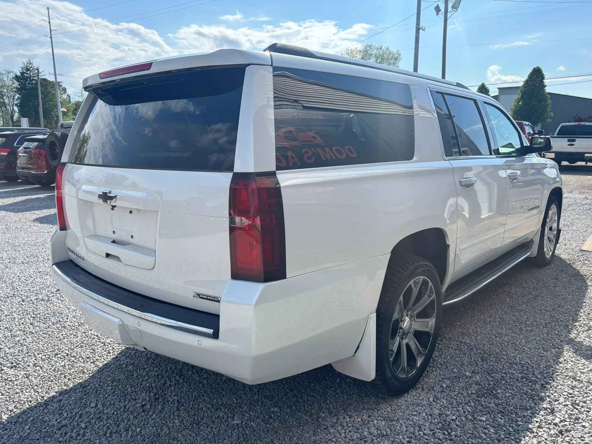 Used 2017 Chevrolet Suburban Premier AWD/4WD image 6