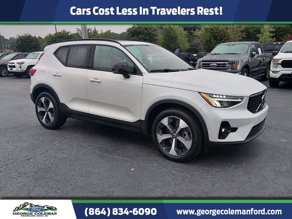 Used 2023 Volvo XC40 B4 Ultimate FWD image 1