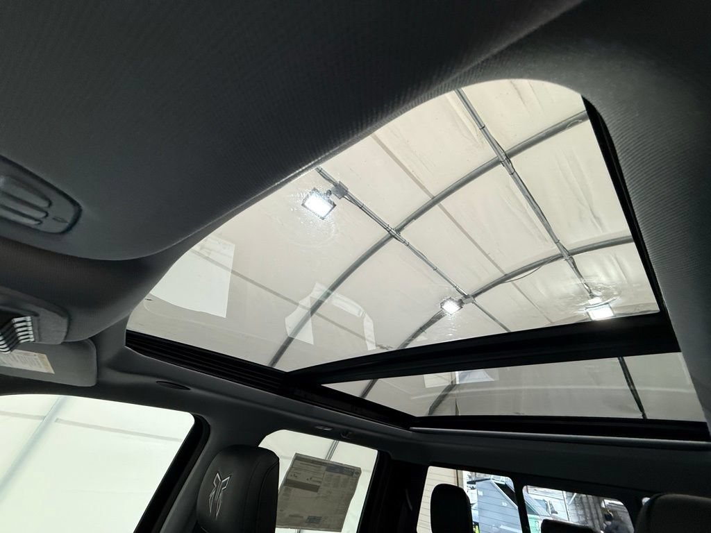 New 2026 Ford F250 Lariat w/ Black Appearance Package image 40