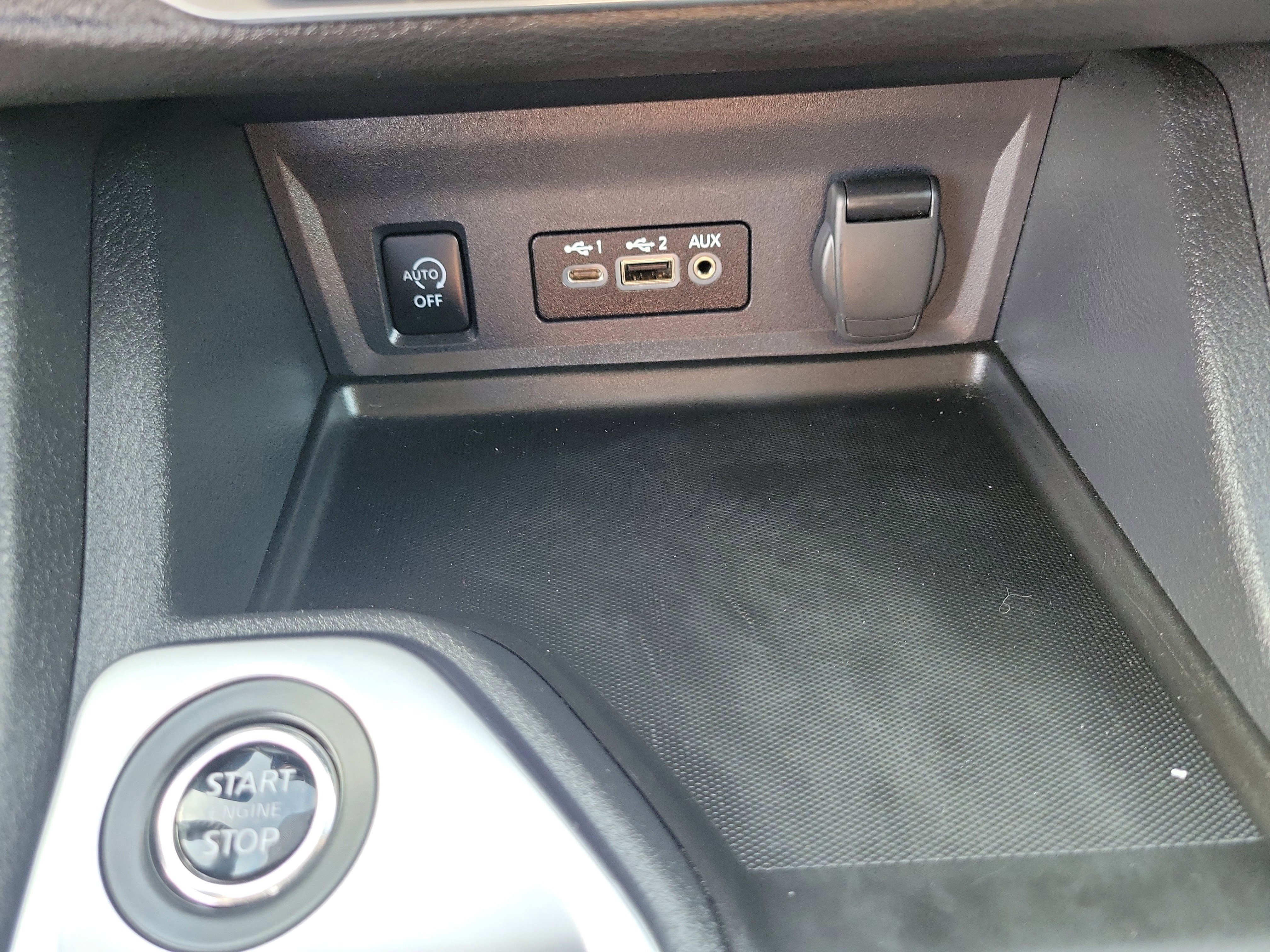 Used 2024 Nissan Sentra SV image 28