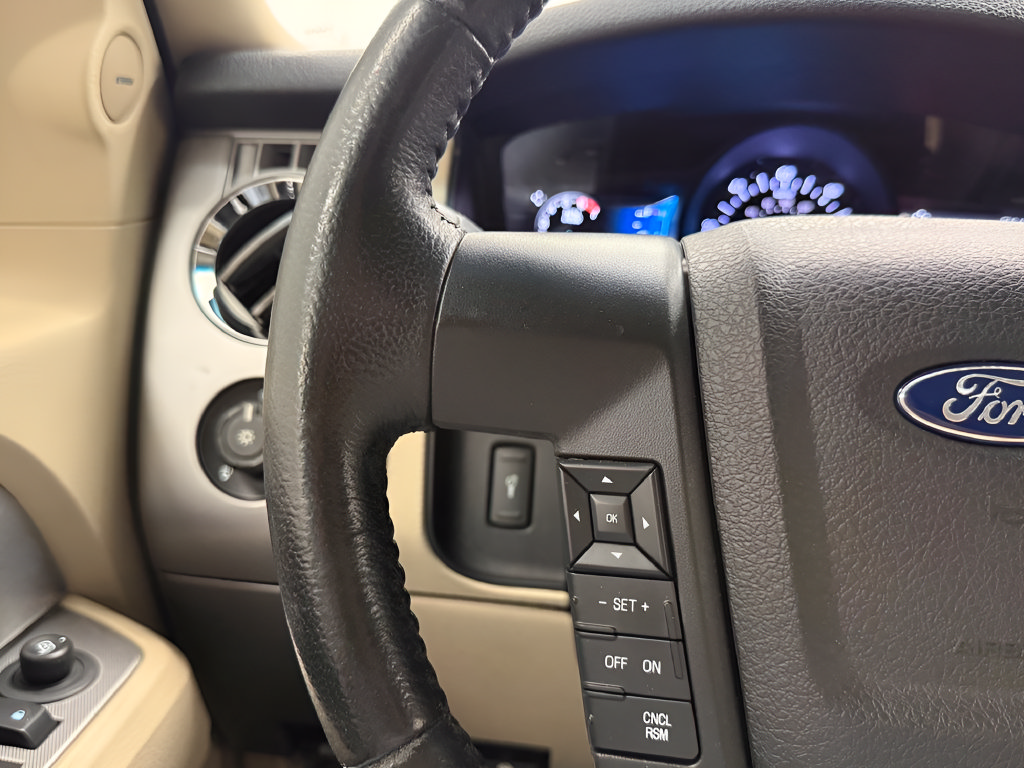 Used 2017 Ford Expedition XLT w/ Equipment Group 202A RWD image 21
