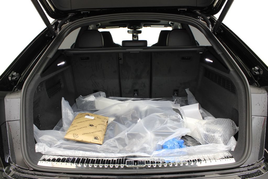 New 2026 Audi SQ8 Prestige AWD/4WD image 31