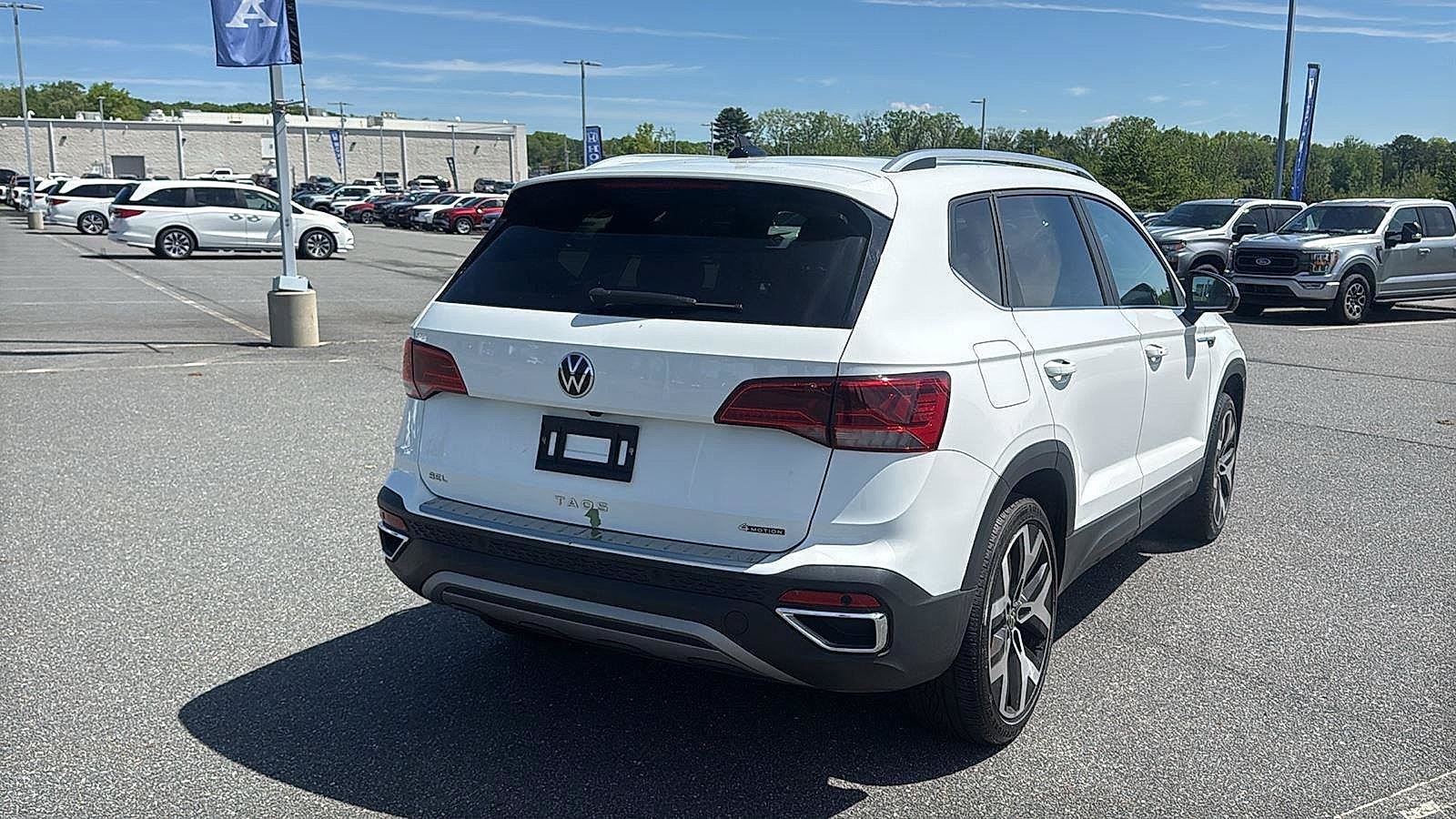 Used 2023 Volkswagen Taos SEL AWD/4WD image 6