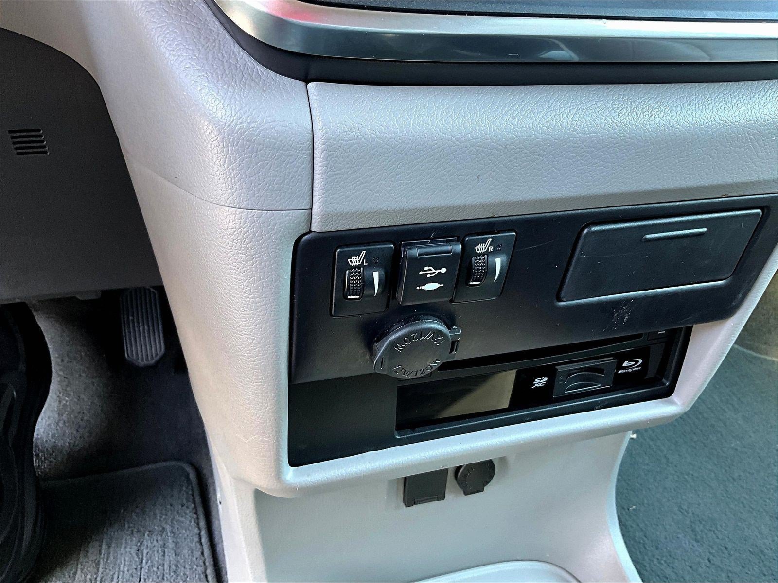 Used 2018 Toyota Sienna XLE Premium FWD image 16