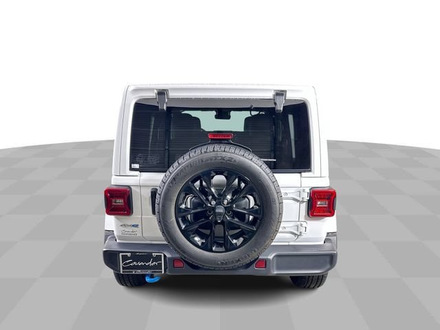 Used 2024 Jeep Wrangler Unlimited Sahara w/ Technology Group AWD/4WD image 7