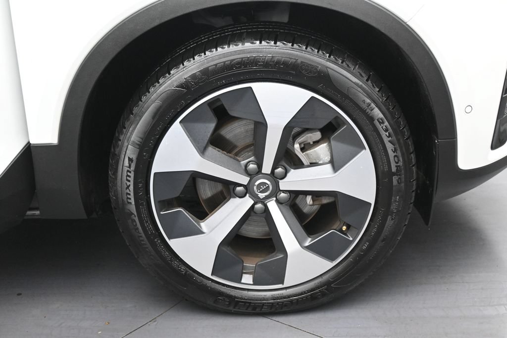 Used 2026 Volvo XC40 B5 Plus AWD/4WD image 13