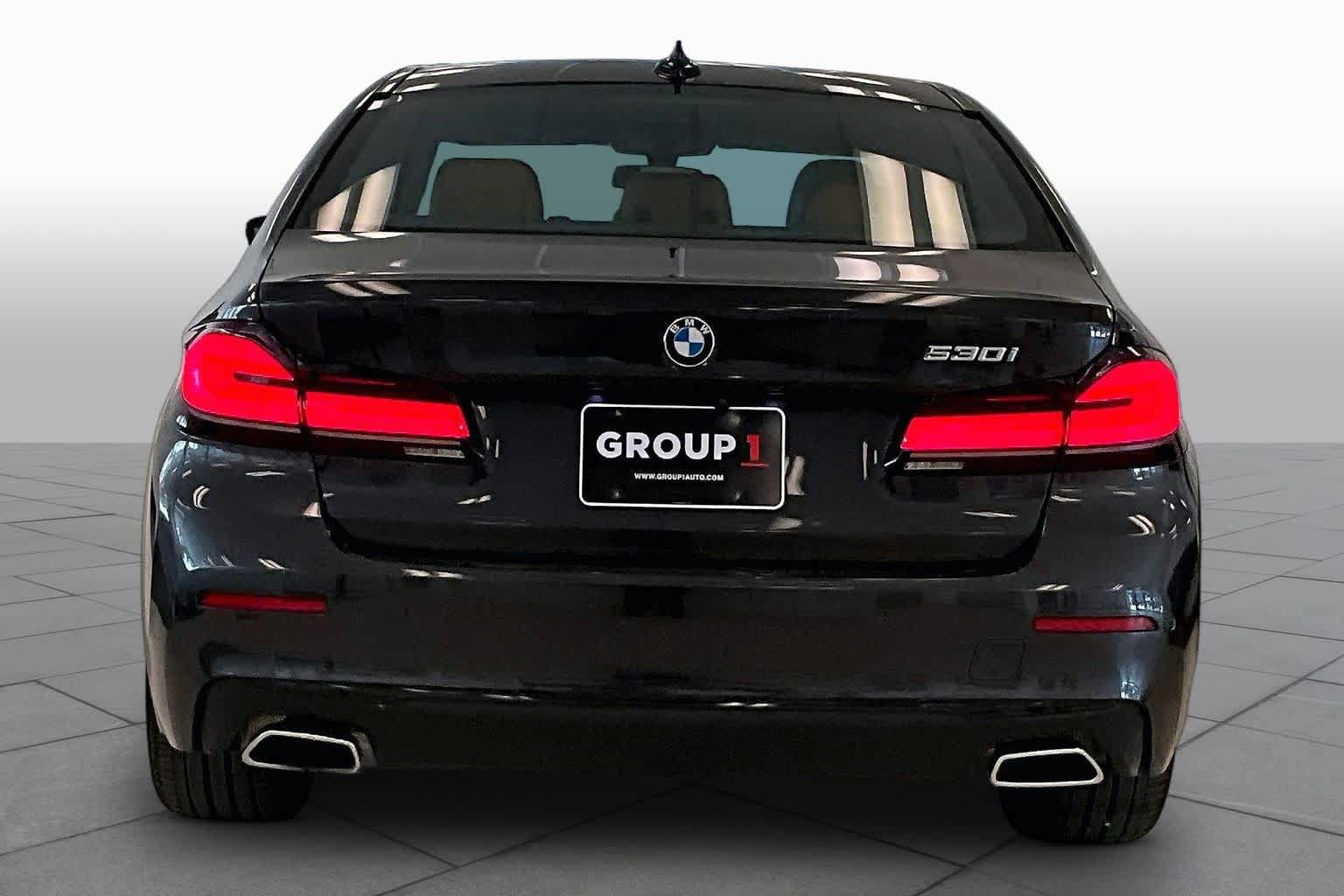 Used 2023 BMW 530i w/ Premium Package RWD image 4