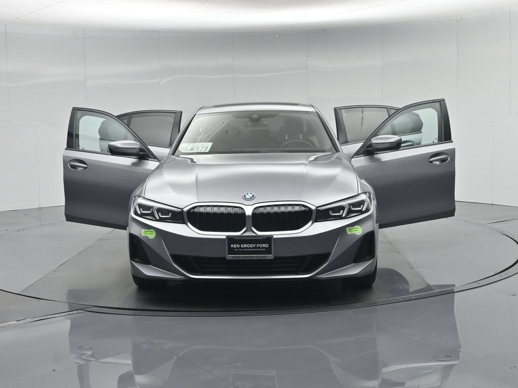Used 2023 BMW 330e w/ Convenience Package RWD image 36