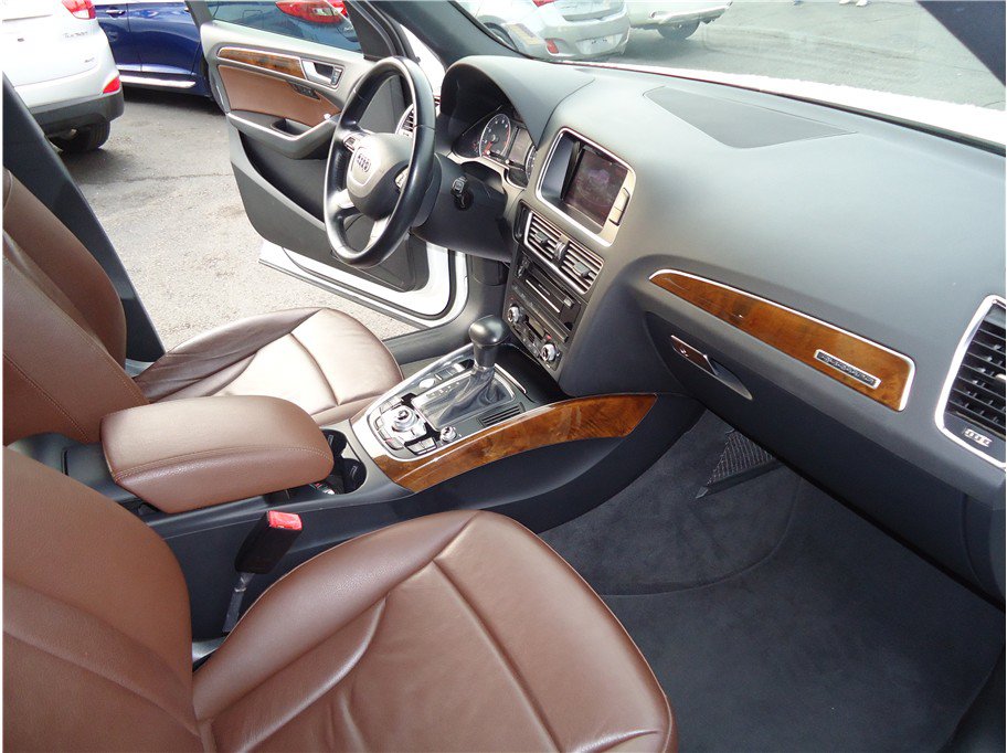 Used 2015 Audi Q5 2.0T Premium Plus w/ Technology Package AWD/4WD image 25