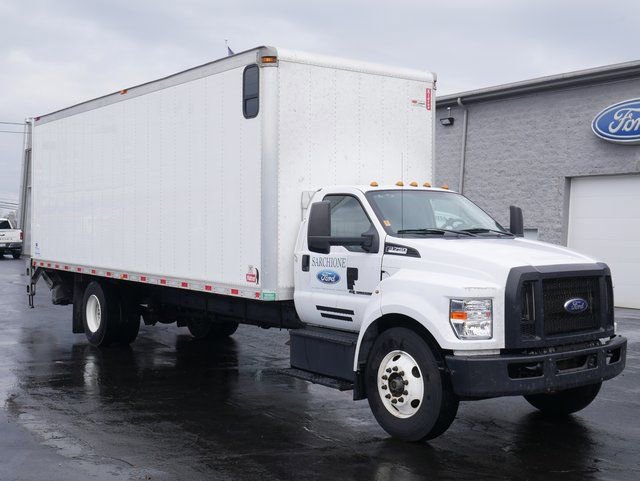 Used 2022 Ford F750 2WD Regular Cab Super Duty image 3