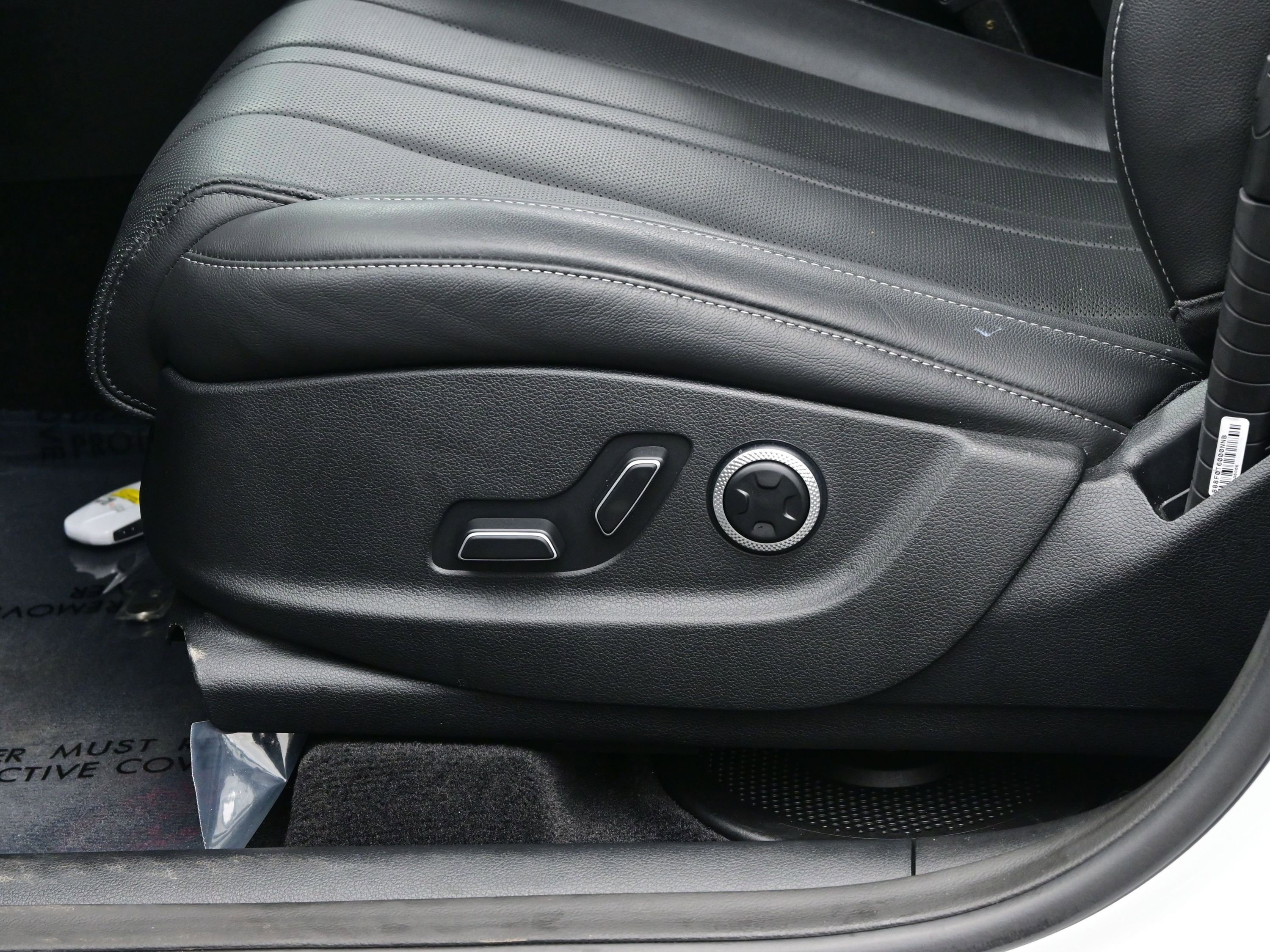 Certified 2025 Genesis GV80 2.5T Advanced image 12