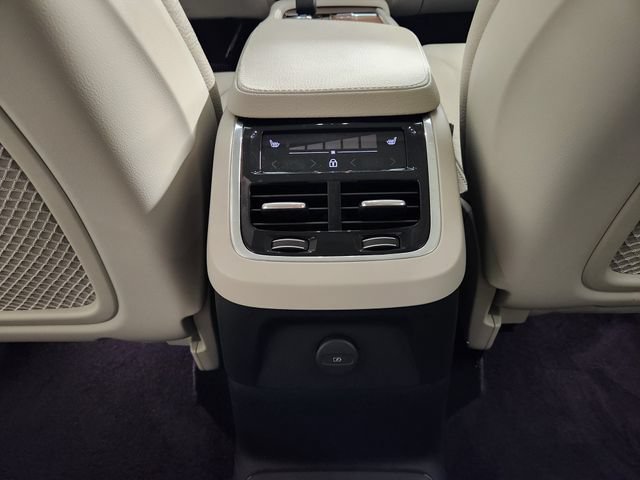 Used 2022 Volvo XC90 T8 Inscription Expression w/ Advanced Package AWD/4WD image 31