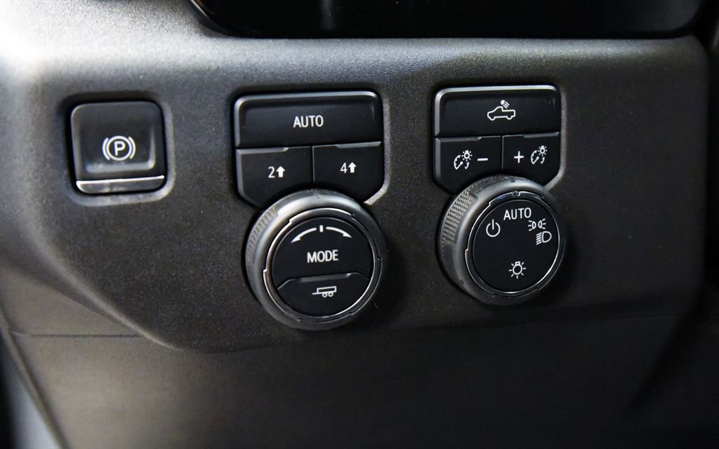Used 2024 Chevrolet Silverado 1500 LT AWD/4WD image 20