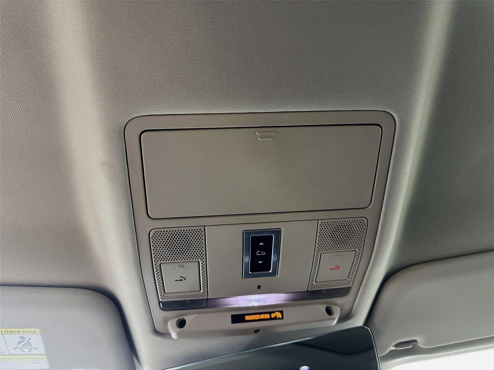 Used 2021 Land Rover Defender 90 First Edition image 29