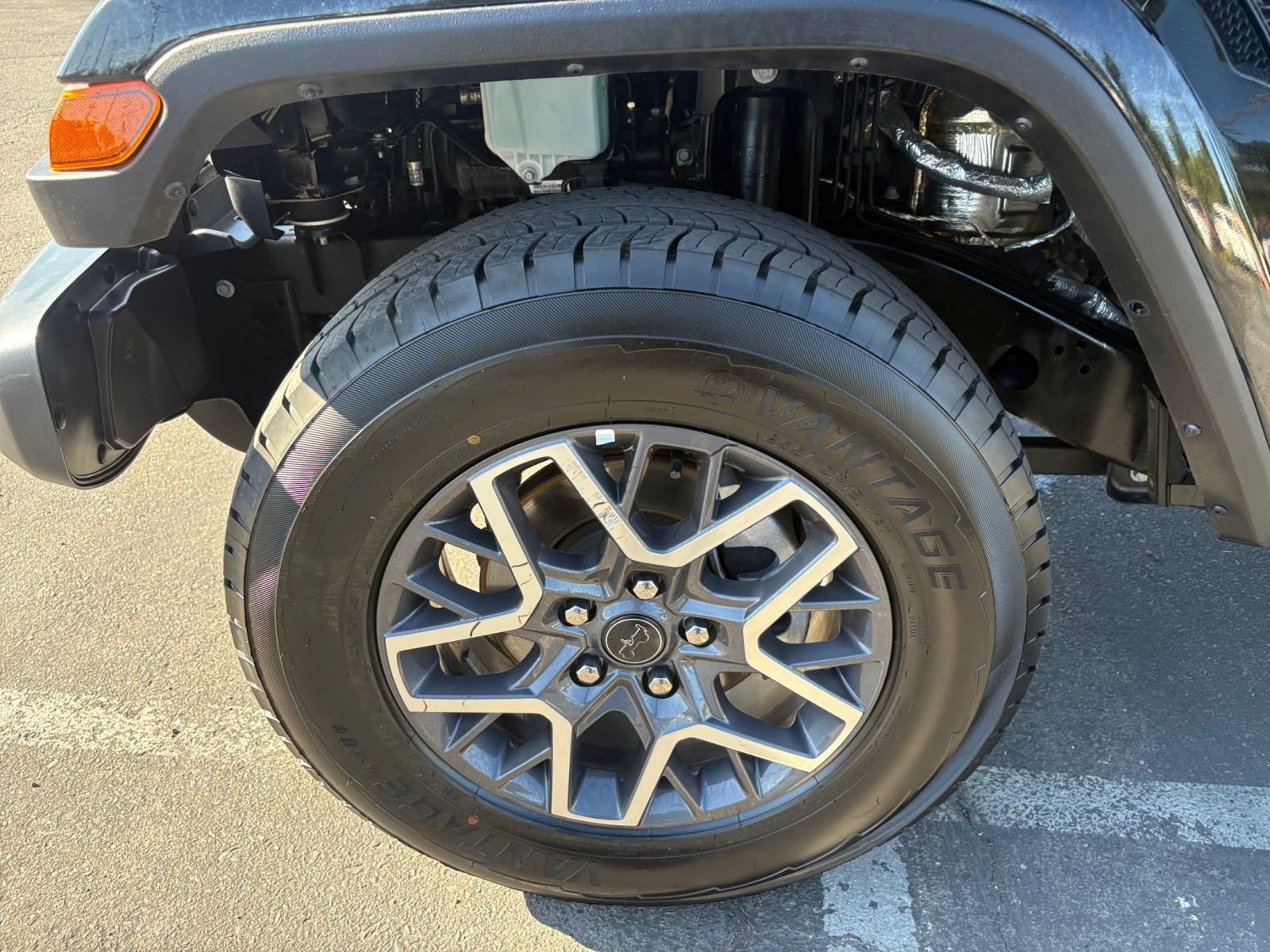 Used 2025 Jeep Wrangler Unlimited Sahara AWD/4WD image 30