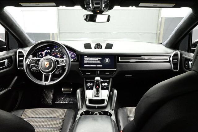 Certified 2023 Porsche Cayenne GTS AWD/4WD image 20