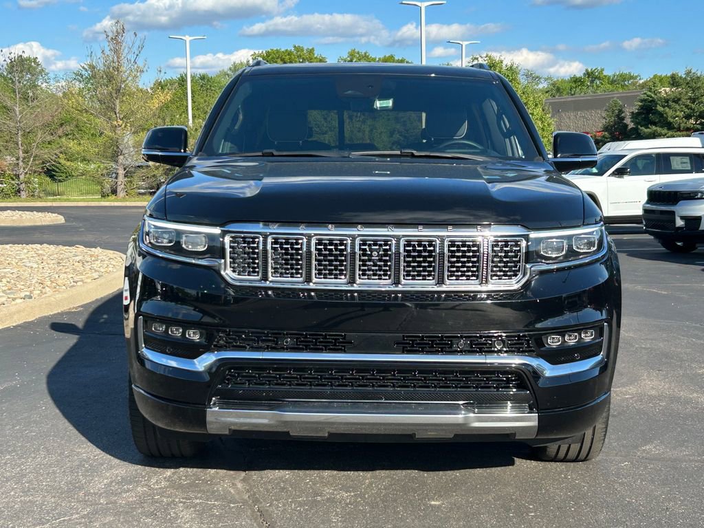 Used 2023 Jeep Grand Wagoneer Series III AWD/4WD image 2