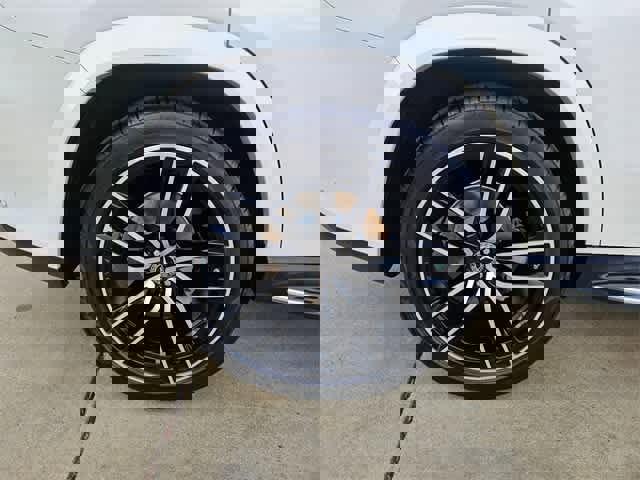 Used 2023 Mercedes-Benz GLS 580 4MATIC image 24