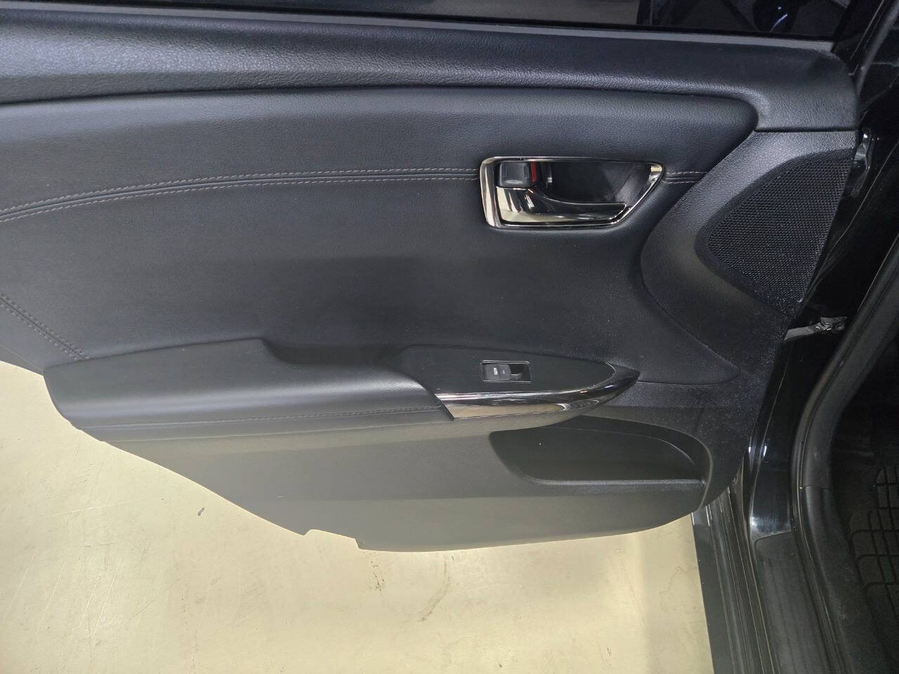 Used 2015 Toyota Avalon XLE FWD image 20