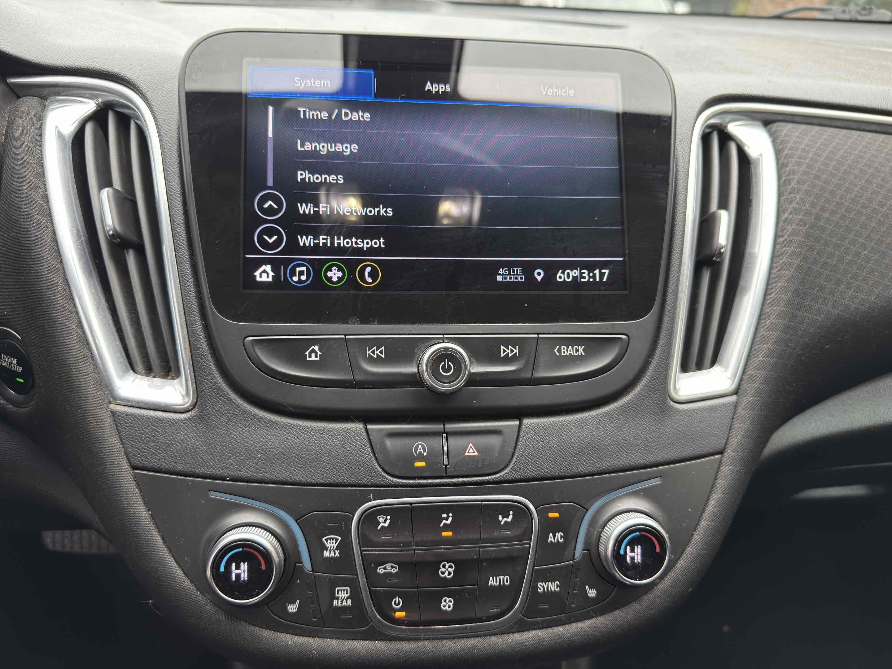 Used 2020 Chevrolet Malibu LT image 30