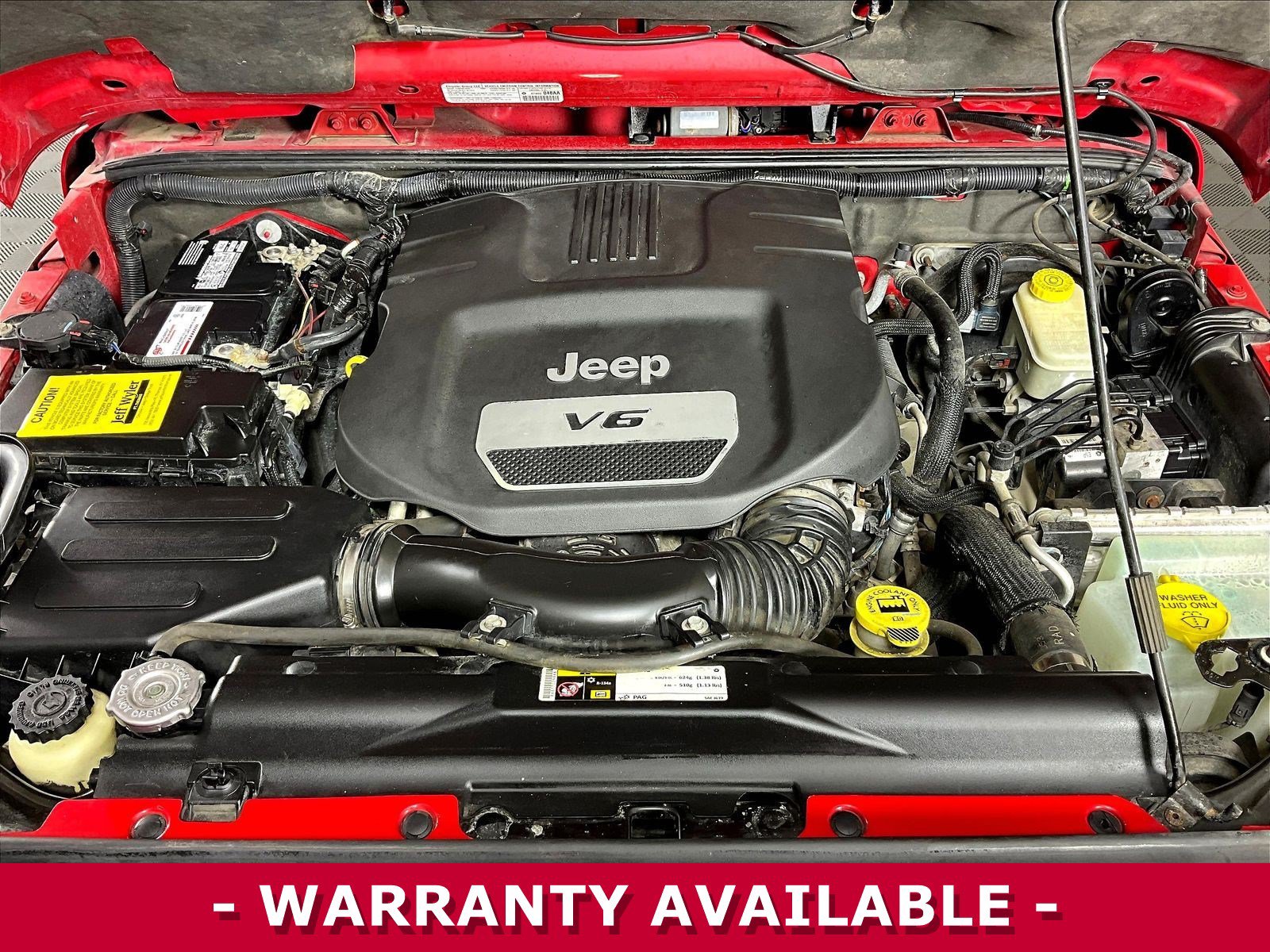 Used 2014 Jeep Wrangler Unlimited Sahara w/ Connectivity Group AWD/4WD image 28
