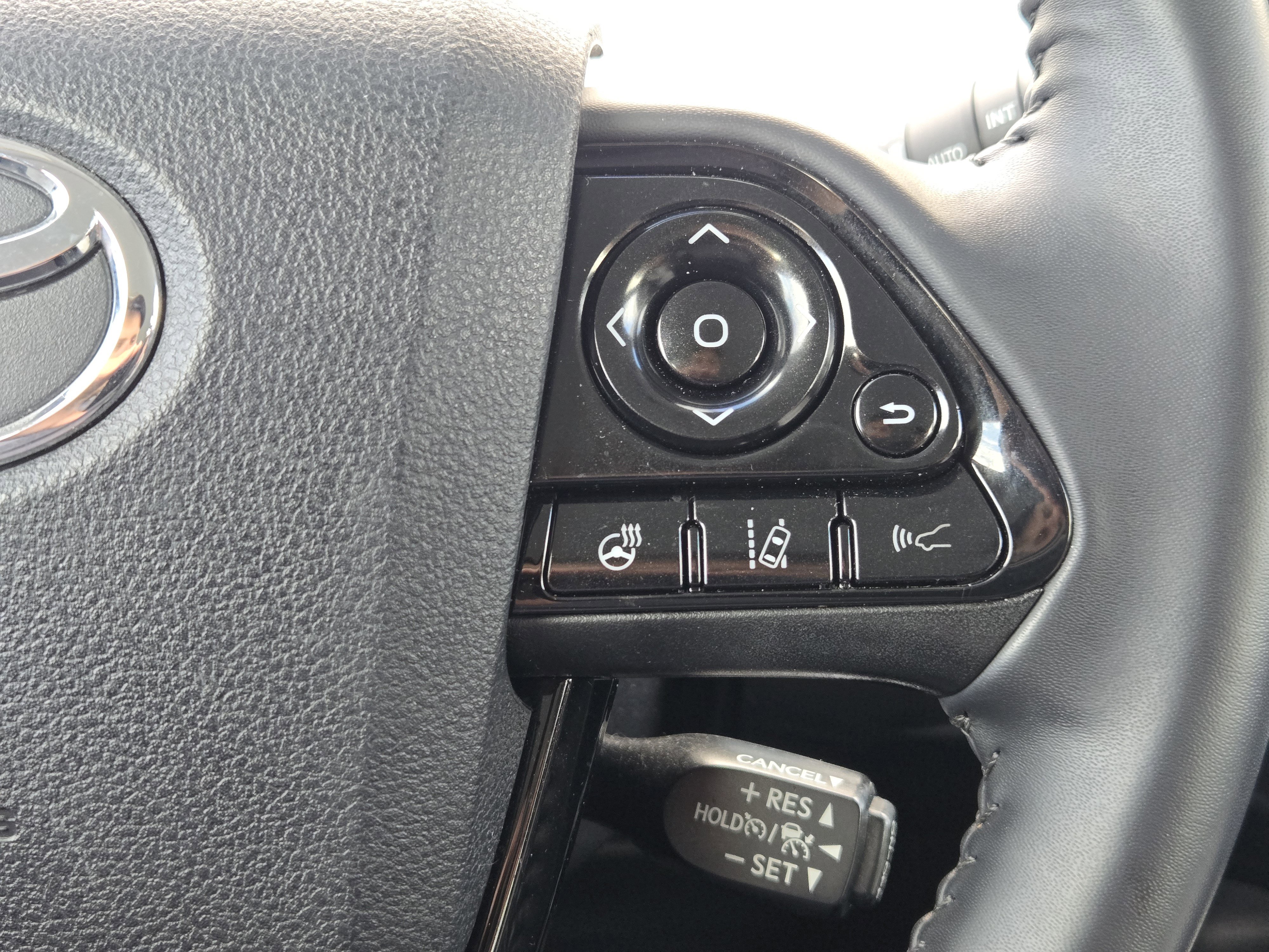 Used 2022 Toyota Prius Limited image 31