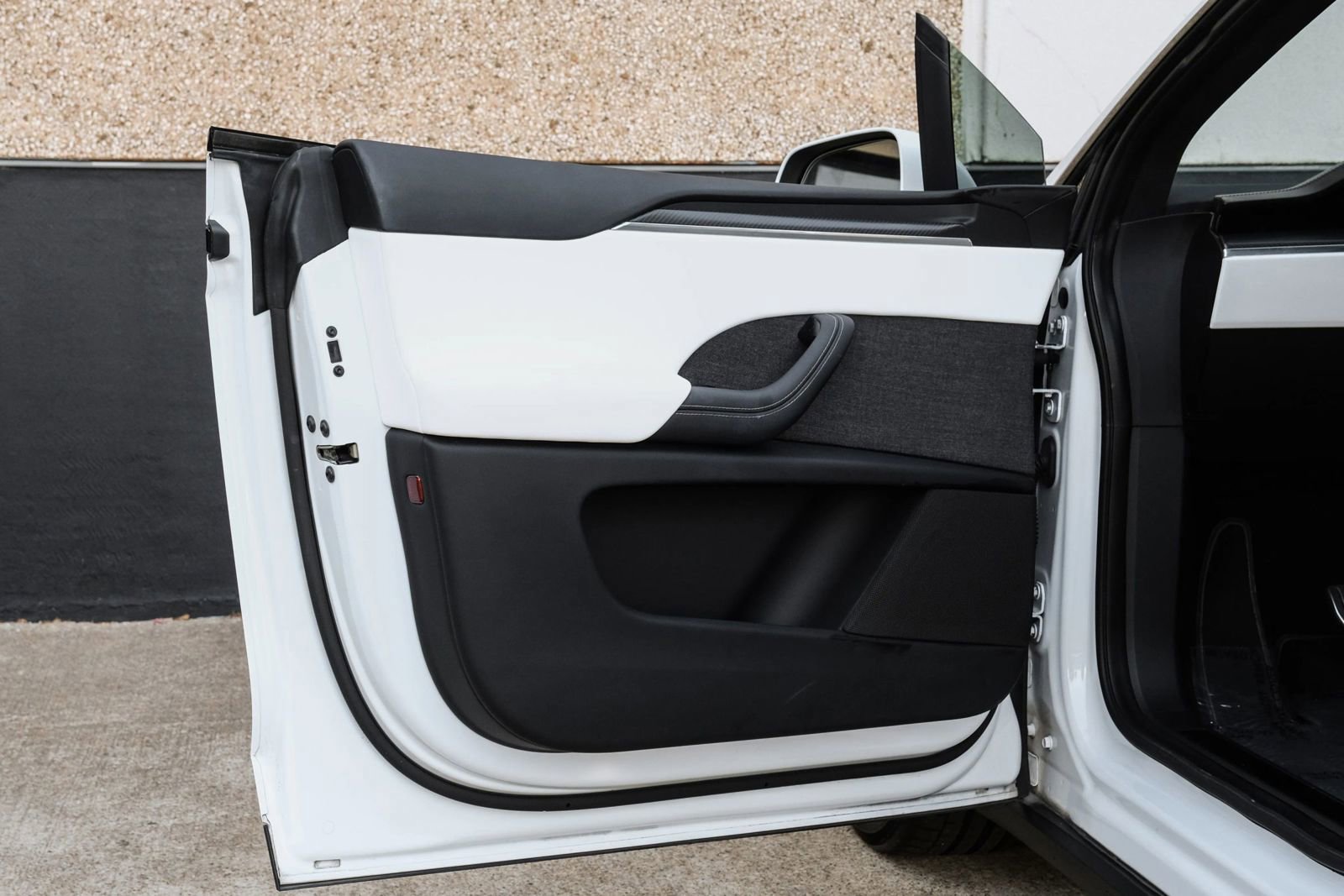 Used 2023 Tesla Model X Plaid image 56