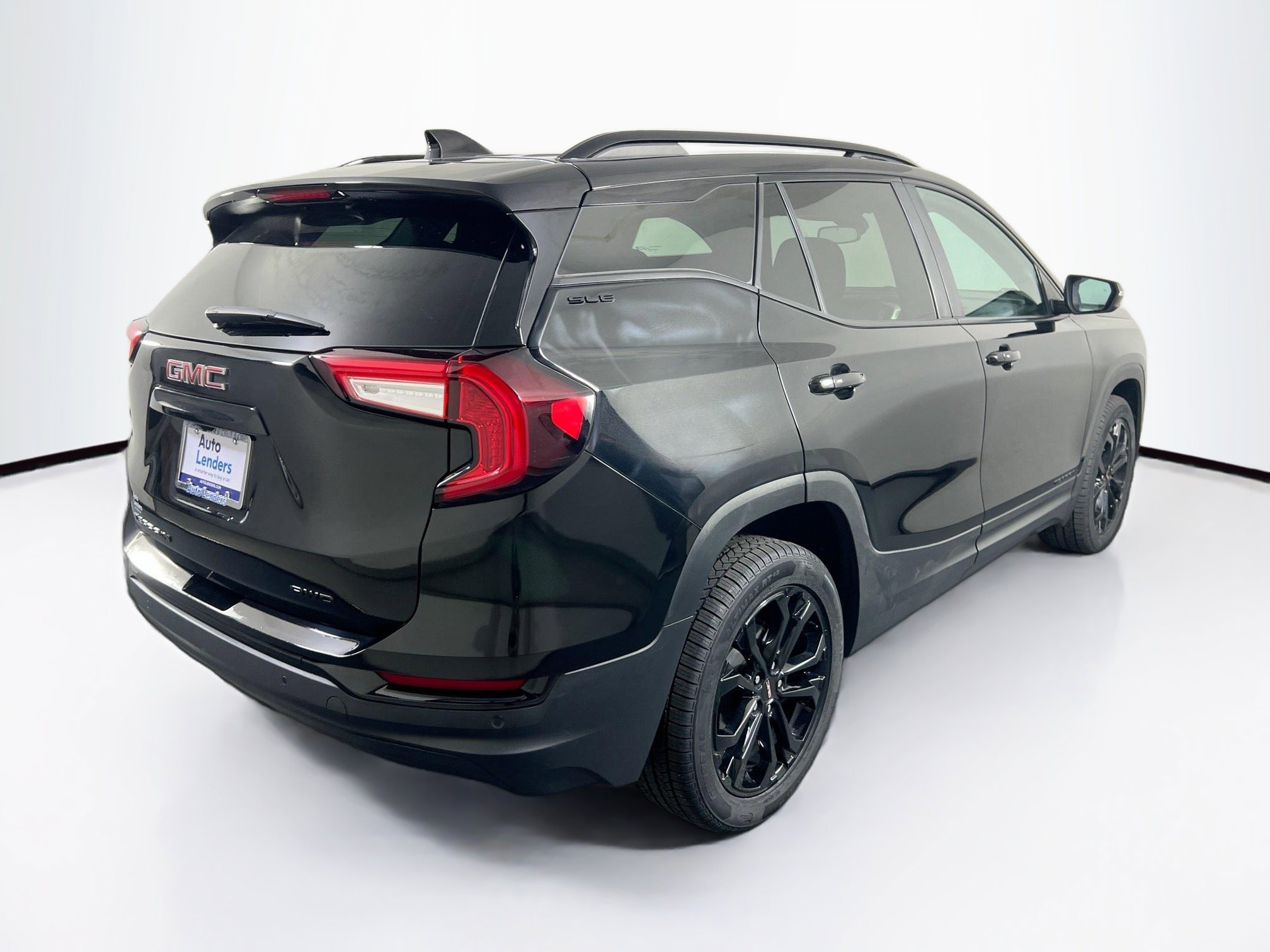 Used 2022 GMC Terrain SLE w/ Driver Convenience Package image 5