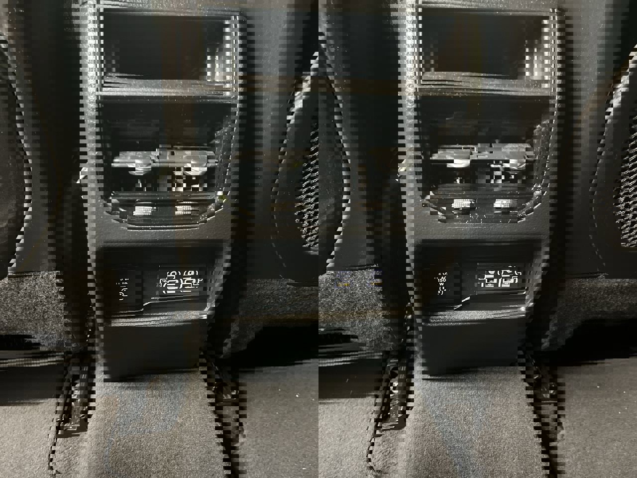 Used 2022 Jeep Grand Cherokee Altitude image 11